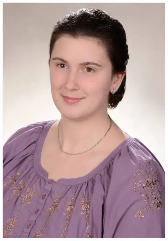 Адел Домонкош