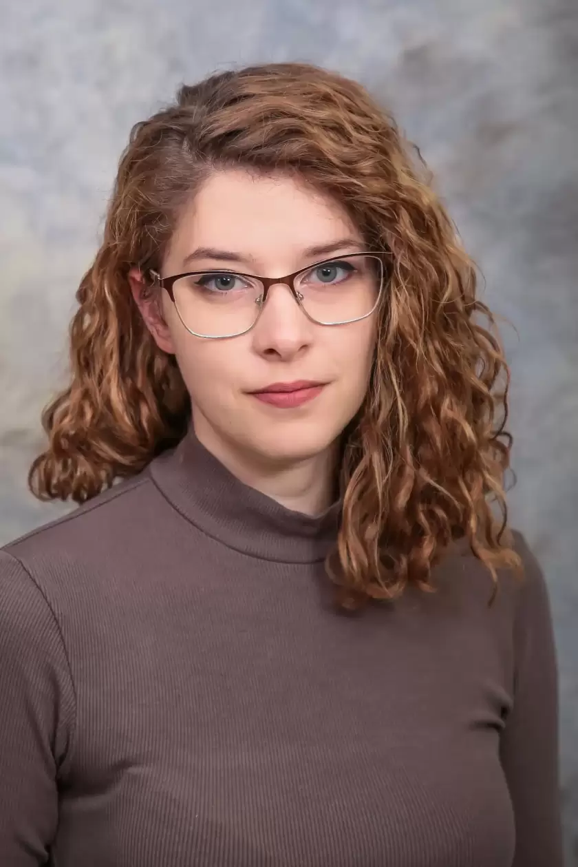 Глориа Моњов